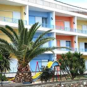 Khách sạn Helen 1, Khách sạn Piraeus