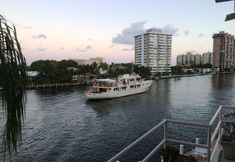 อื่นๆ 7 Manhattan Tower Apartment Hotel