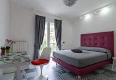 Others 6 Rosa E Valentino