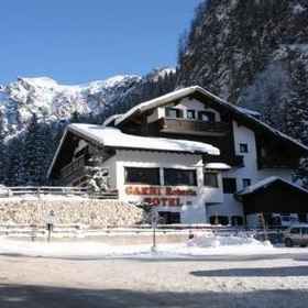 Hotel Garni Roberta1 , 飯店洛佐迪卡多雷