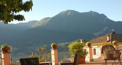 Others 2 B&B Cherry En Rose