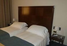 Others 2 Hotel Motel Ascot