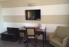 Others 4 Hotel Motel Ascot