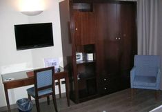 Others 6 Hotel Motel Ascot