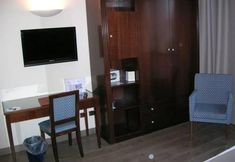 Others 6 Hotel Motel Ascot