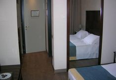 Others 7 Hotel Motel Ascot