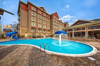 อื่นๆ 4 Black Fox Lodge Pigeon Forge, Tapestry Collection By Hilton