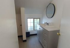 Others 7 Kings Row Inn