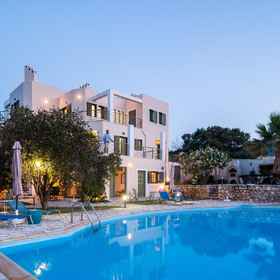 Luisa 1, Hotel Laconia