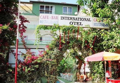 Lain-lain International Otel