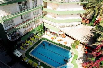 Lain-lain 4 International Otel