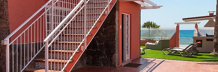 Others Deluxe Villa At The Beach Front - Five Bedroom