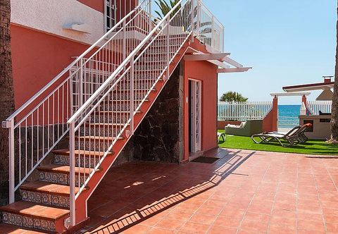 Others Deluxe Villa At The Beach Front - Five Bedroom