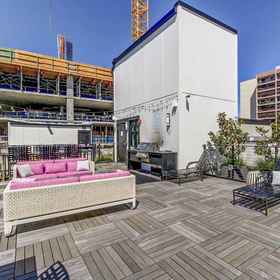 Pelicanstay At Portland University 1, Hotel Portland Center for the Performing Arts