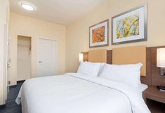 Lain-lain 5 Days Inn by Wyndham Brooklyn Crown Heights