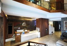 Others 5 Hotel Mark