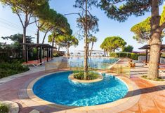 Others 6 Seaside Resort