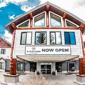 Bear Country Lodge1 , 飯店82nd Street–Jackson Heights