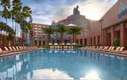 Atraksi di Area Sekitar 7 Walt Disney World Swan And Dolphin Resort