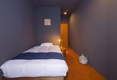 Lain-lain 7 Turn Table Hostel