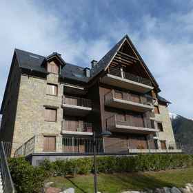 Apartamentos Sallent de Gallego 1, Hotel Torre la Ribera