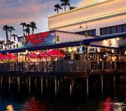 Exterior 2 Golden Nugget Hotel & Casino