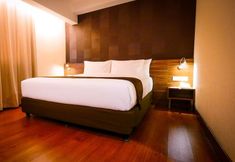 Others 5 Golden Tulp Essential Pekanbaru