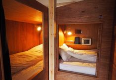 Others 7 Dormitory Sui