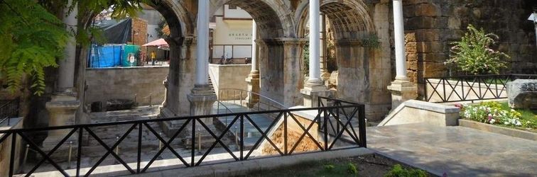 기타 Tutav Adalya Alara