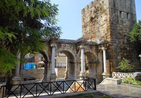 기타 Tutav Adalya Alara