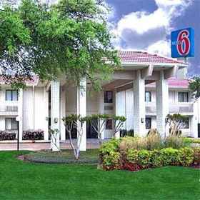 Motel 61 , 飯店威洛本德商店