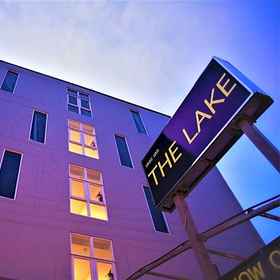 THE LAKE UDON 1, ニコム・ソン・クロホテル