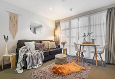 其他 3 Decorated Central City Apt w 2 Bathrooms