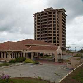 Splendido Taal Country Club 1, Khách sạn Cổng Chào Alfonso