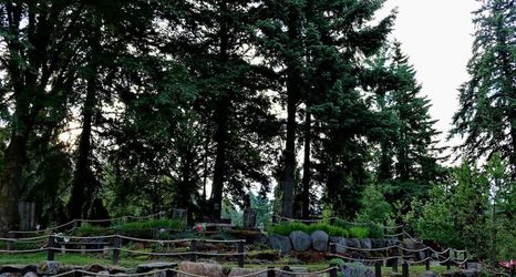 Others 2 Happy Rock Inn