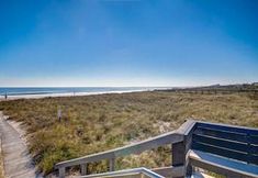 其他 7 Beach Cottage Look Condo, Ocean View from Spacious Balcony by RedAwning