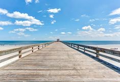 其他 6 Updated Condo Featuring Fresh Atlantic Breeze by RedAwning