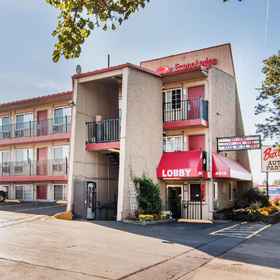 Econo Lodge Near Clackamas Town Center1 , 飯店布拉甘萨茶