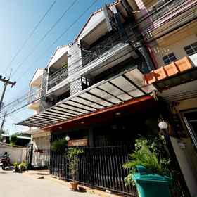 Krung Kao Traveller Lodge 1, Hotel Nigiwai Shabu&Sushi Buffet Ayutthaya Cawangan Jambatan Pridi