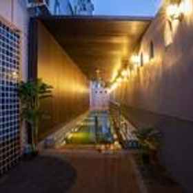 Hermès Inn 1, Khách sạn B2 coffee