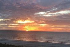 Lainnya Striking Ocean View Condo With Private Walkway To The Beach By Redawning