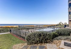 其他 3 Condo with Atlantic View from Private Patio, Short Walk to the Beach by RedAwning