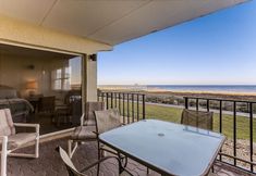 其他 7 Condo with Atlantic View from Private Patio, Short Walk to the Beach by RedAwning
