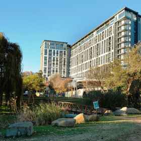 The Capital On The Park 1, 酒店 豪登省