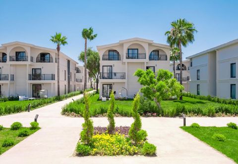 Others Club Serena Beach