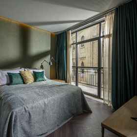 Pagopoieion Suites By Enorme 1, Hotel Manos Hatzidakis Theatre