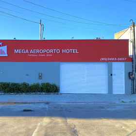 Mega Aeroporto Hotel 1, Hotel Ferreira Square