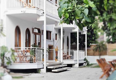 Lain-lain Nephos Hotel