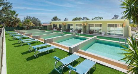 Others 2 Theros Suites