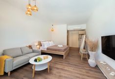 Others 5 Theros Suites